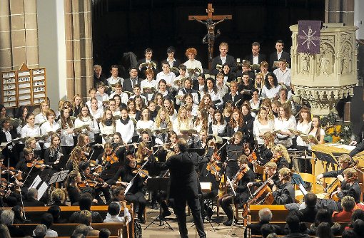 Hohen Anforderungen stellten sich die Akteure des HHG-Weihnachtskonzerts in der Calwer Stadtkirche. Foto: FritschFoto: Schwarzwälder-Bote